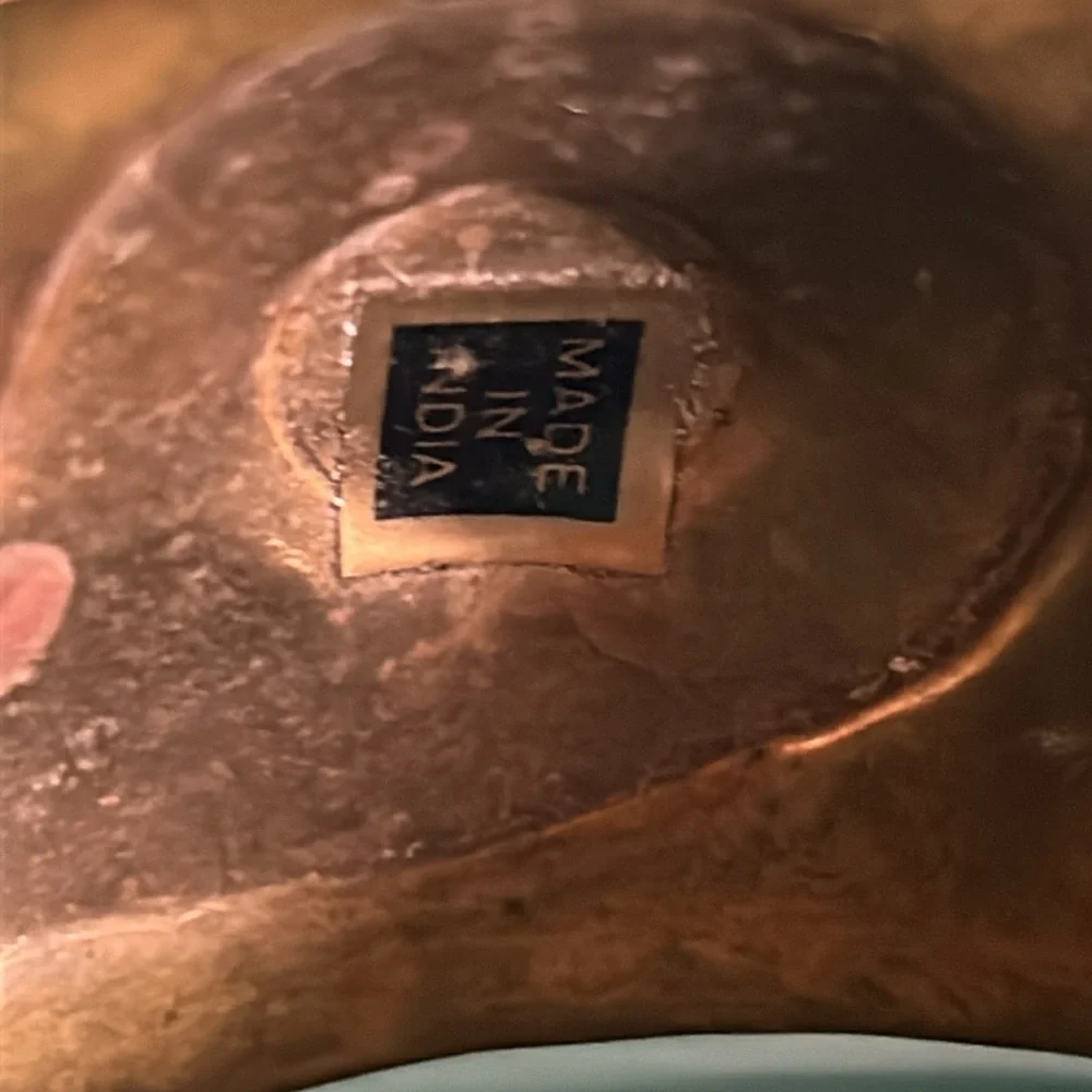 Vintage 2 Piece Collection Brass Antique Gold Colored Hammered Cuff Bracelets - Picture 5 of 8